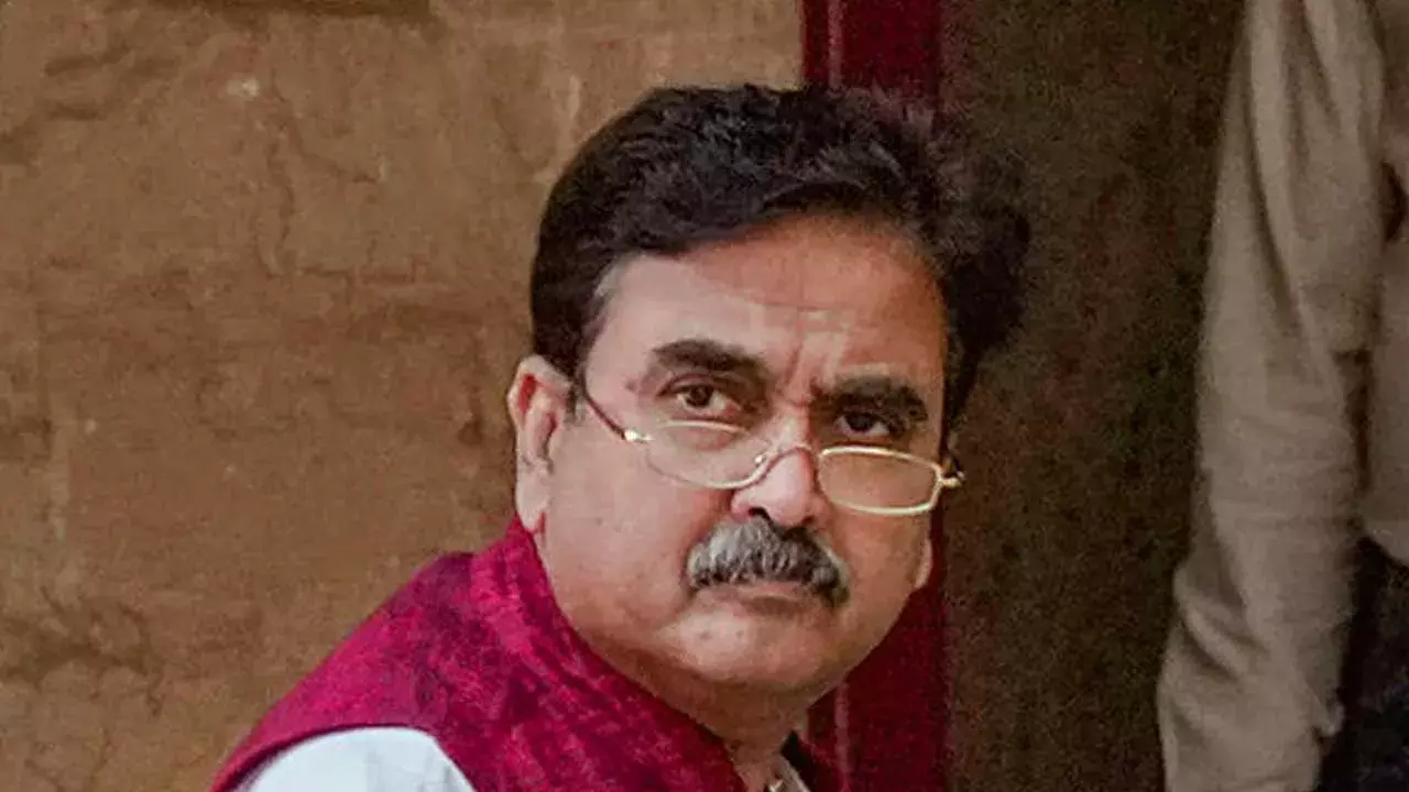 National News : మమత అడ్డాలో మోడీ వేవ్.. ఏకంగా హైకోర్టు జడ్జి బీజేపీలోకి జంప్ National News : మమత అడ్డాలో మోడీ వేవ్.. ఏకంగా హైకోర్టు జడ్జి బీజేపీలోకి జంప్