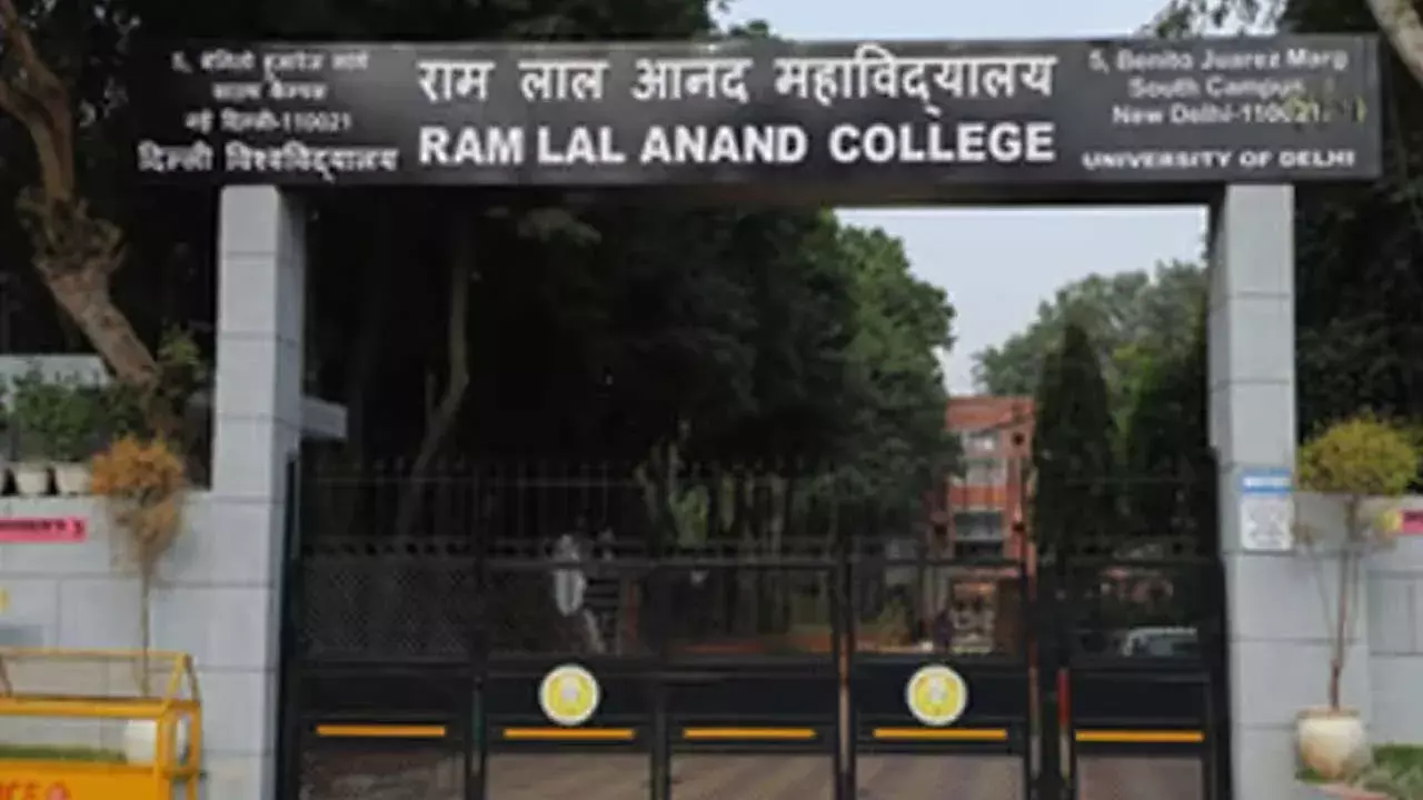 Bomb Scare :  రామ్‌లాల్‌ ఆనంద్‌ కళాశాలకు బాంబు బెదిరింపు