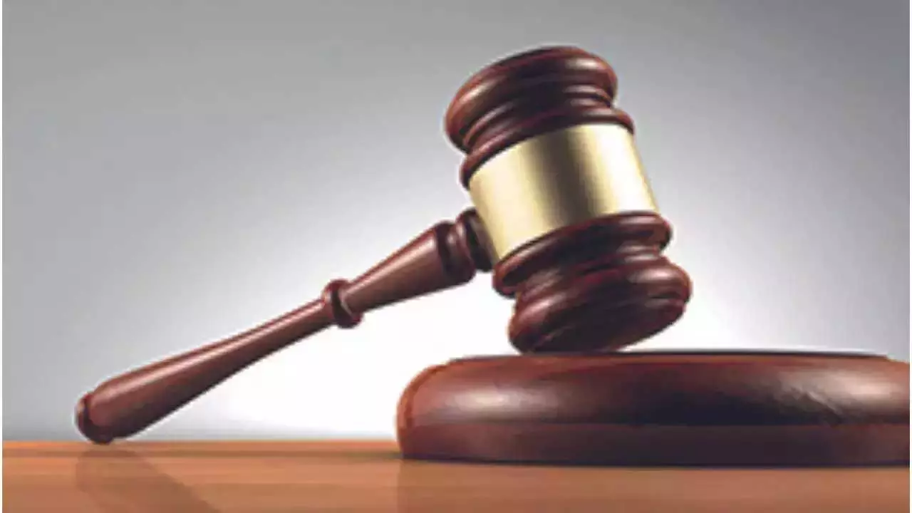 High Court : రమణ దీక్షితులకు అరెస్ట్ భయం.. హైకోర్టులో పిటిషన్! High Court : రమణ దీక్షితులకు అరెస్ట్ భయం.. హైకోర్టులో పిటిషన్!