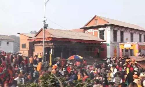 Devotees : పశుపతినాథ్ ఆలయానికి పోటెత్తిన భక్తులు Devotees : పశుపతినాథ్ ఆలయానికి పోటెత్తిన భక్తులు