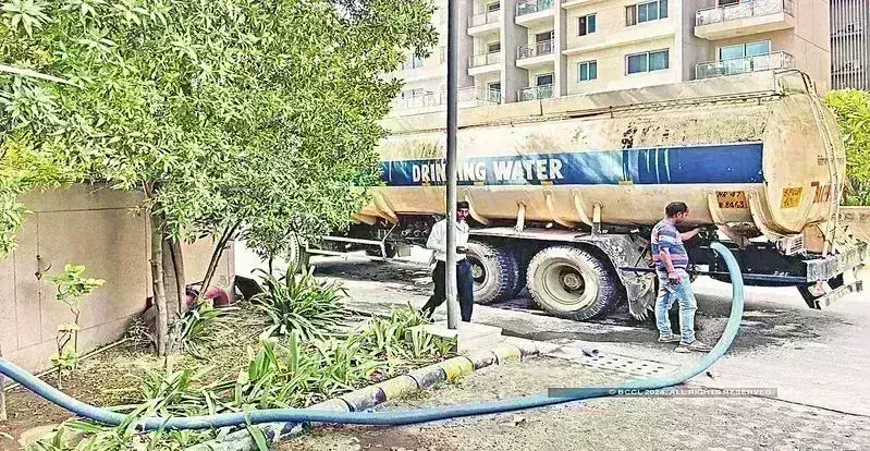 Water crisis : బెంగళూరులో నీటి కటకట Water crisis : బెంగళూరులో నీటి కటకట