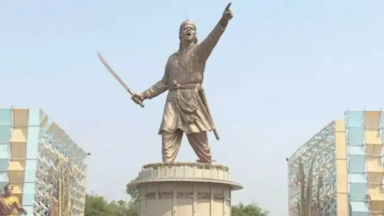 PM Modi : లచిత్ బోర్ఫుకాన్ విగ్రహాన్ని ఆవిష్కరించిన ప్రధాని