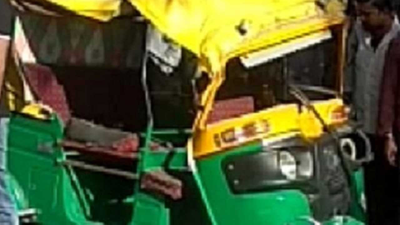 Auto Accident :  కొండగట్టులో మళ్లీ ఆటో బోల్తా.. 11 మందికి తీవ్ర గాయాలు