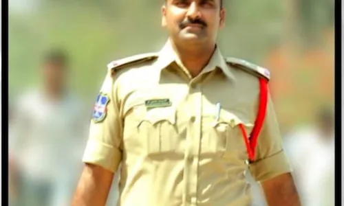 PHONE TAPPING: డీఎస్పీ ప్రణీత్రావు చుట్టూ బిగుస్తున్న ఉచ్చు PHONE TAPPING: డీఎస్పీ ప్రణీత్రావు చుట్టూ బిగుస్తున్న ఉచ్చు