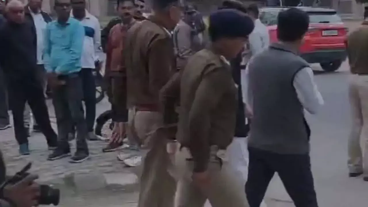 Scientist : 8 ఏళ్ల కుమార్తెను చంపి, ఆత్మహత్యకు పాల్పడ్డ శాస్త్రవేత్త Scientist : 8 ఏళ్ల కుమార్తెను చంపి, ఆత్మహత్యకు పాల్పడ్డ శాస్త్రవేత్త