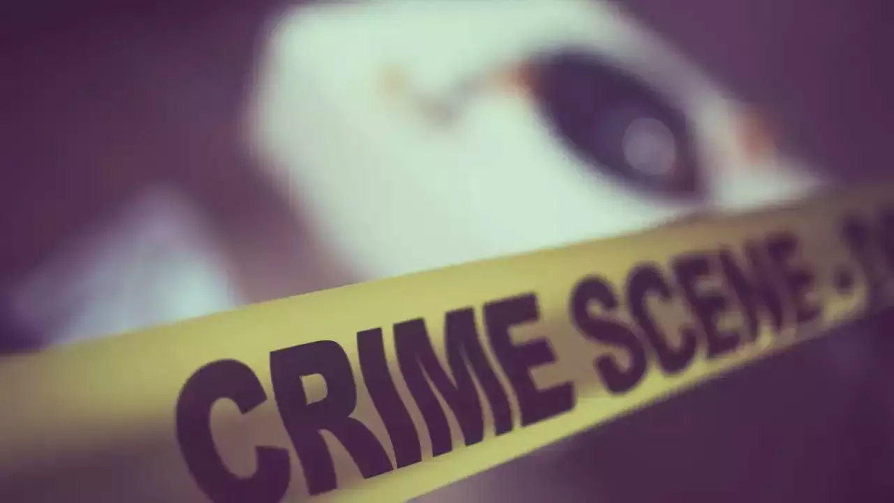 Fatal Fight :  పొరుగు వారితో గొడవ.. తండ్రి-కొడుకుపై కత్తితో దాడి Fatal Fight :  పొరుగు వారితో గొడవ.. తండ్రి-కొడుకుపై కత్తితో దాడి