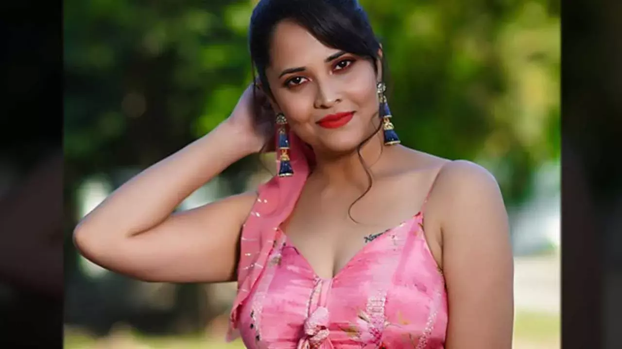 Anasuya : రంగమ్మత్తకు బంపరాఫర్.. స్టార్ హీరోతో అనసూయ రొమాన్స్ Anasuya : రంగమ్మత్తకు బంపరాఫర్.. స్టార్ హీరోతో అనసూయ రొమాన్స్