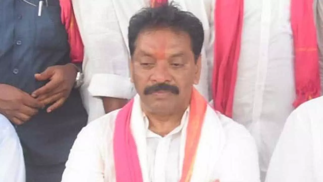TS : బీఆర్ఎస్కు భువనగిరి బీఆర్ఎస్ నేత షాక్ TS : బీఆర్ఎస్కు భువనగిరి బీఆర్ఎస్ నేత షాక్