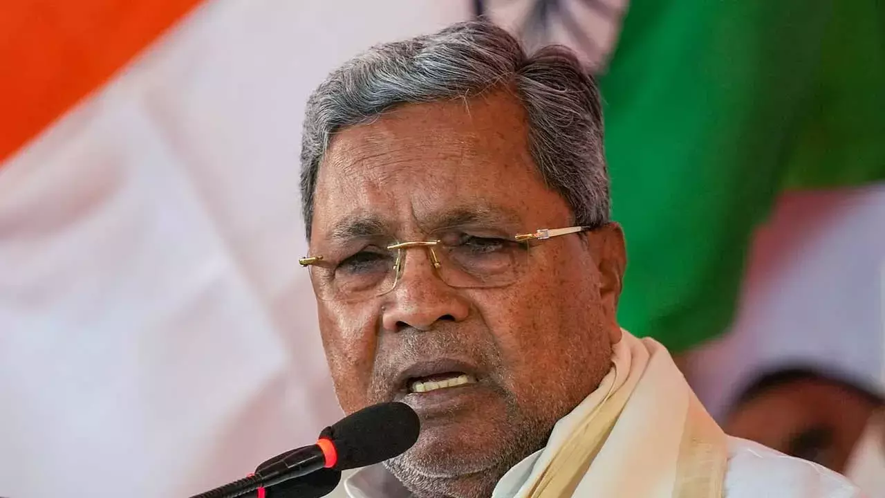 Good News : కర్ణాటక ఉద్యోగులకు కాంగ్రెస్ గుడ్ న్యూస్.. 3.5 శాతం డీఏ పెంపు Good News : కర్ణాటక ఉద్యోగులకు కాంగ్రెస్ గుడ్ న్యూస్.. 3.5 శాతం డీఏ పెంపు