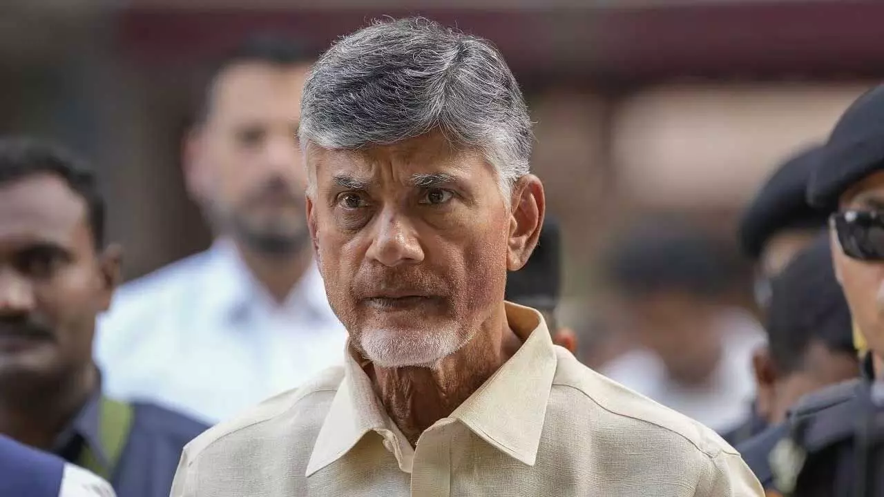 Group-1 : గ్రూప్-1 అక్రమాలపై సీబీఐ విచారణ జరపాలి: చంద్రబాబు Group-1 : గ్రూప్-1 అక్రమాలపై సీబీఐ విచారణ జరపాలి: చంద్రబాబు