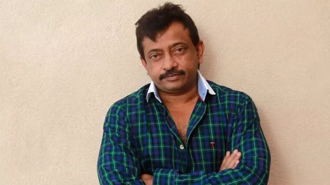 RGV : రాజకీయాల్లోకి ఆర్జీవీ.. పిఠాపురం నుంచి పోటీ RGV : రాజకీయాల్లోకి ఆర్జీవీ.. పిఠాపురం నుంచి పోటీ