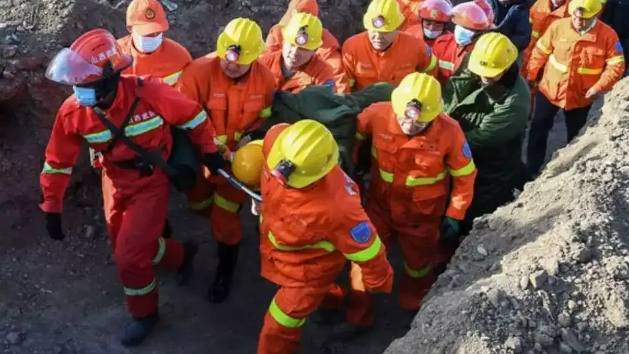 Tragic Death : బొగ్గు గనిలో చిక్కుకుని ఏడుగురు మైనర్లు మృతి Tragic Death : బొగ్గు గనిలో చిక్కుకుని ఏడుగురు మైనర్లు మృతి