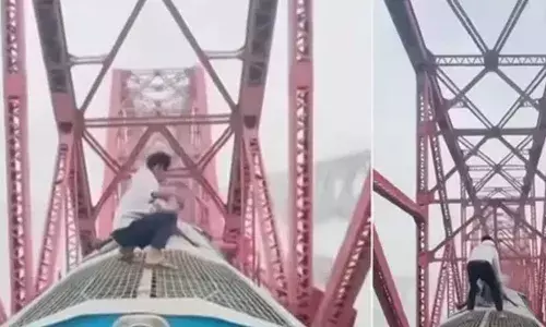 Subway Surfers : రైలు పైభాగంలో వ్యక్తి సబ్‌వే సర్ఫర్స్