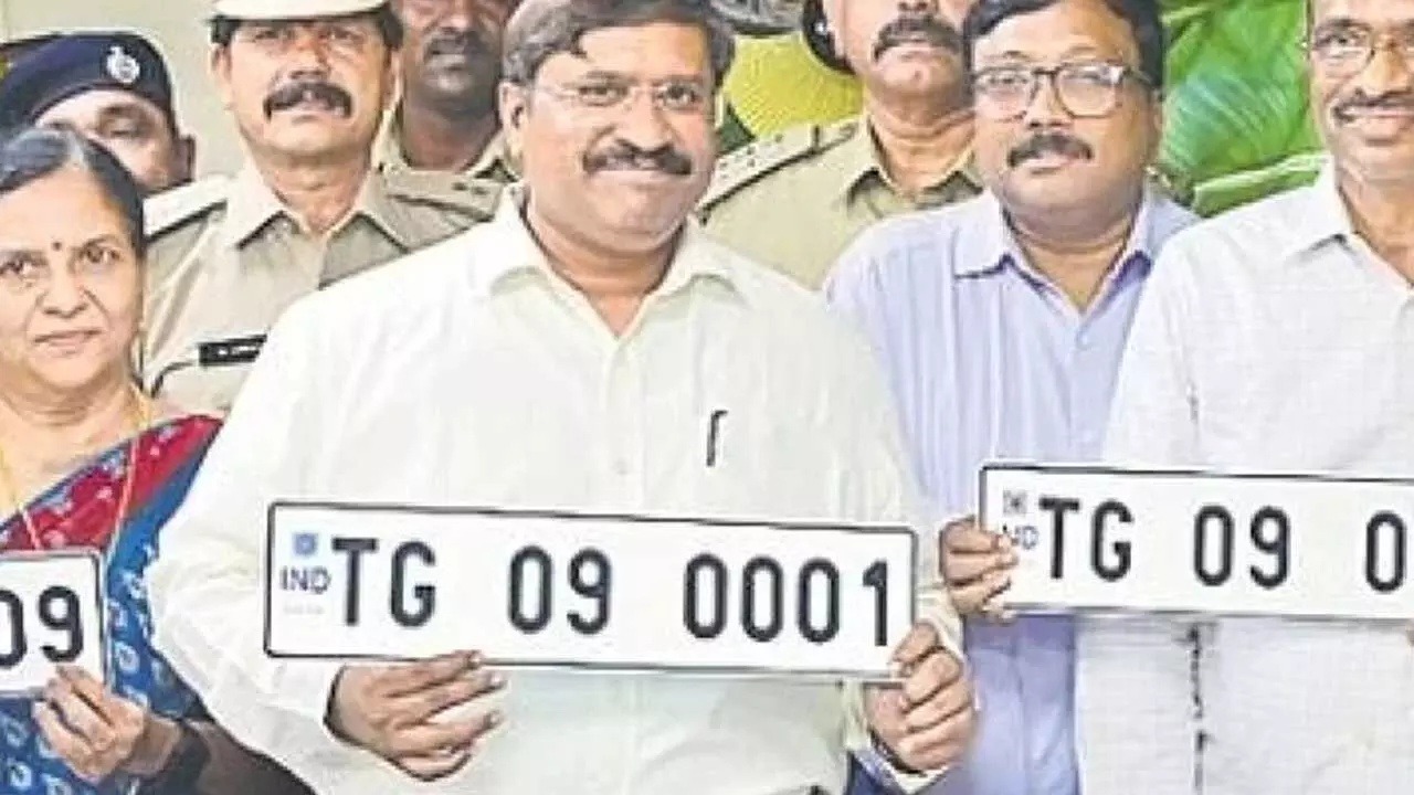 TG రిజిస్ట్రేషన్లు .. ‘TG 09 0001’ నెంబర్కు రూ.9.61లక్షలు TG రిజిస్ట్రేషన్లు .. ‘TG 09 0001’ నెంబర్కు రూ.9.61లక్షలు