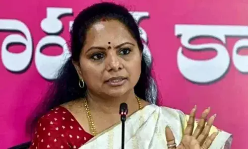 TS : పోరాటం వారి బ్లడ్లోనే ఉంది: కవిత అరెస్ట్ పై బీఆర్ఎస్ శ్రేణులు TS : పోరాటం వారి బ్లడ్లోనే ఉంది: కవిత అరెస్ట్ పై బీఆర్ఎస్ శ్రేణులు