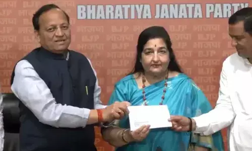 BJP : బీజేపీలో చేరిన ప్రముఖ గాయని BJP : బీజేపీలో చేరిన ప్రముఖ గాయని