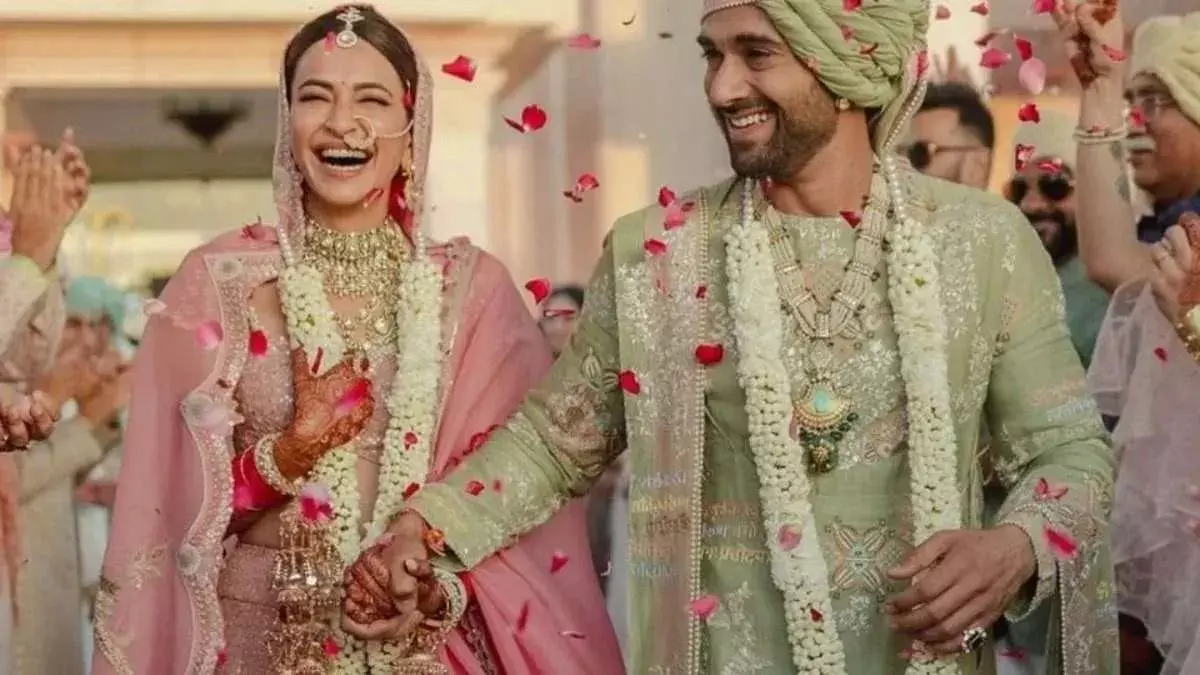 Grand Welcome : అత్త వారింట్లో కృతికి ఘన స్వాగతం.. సామ్రాట్తో కలిసి డాన్స్ Grand Welcome : అత్త వారింట్లో కృతికి ఘన స్వాగతం.. సామ్రాట్తో కలిసి డాన్స్