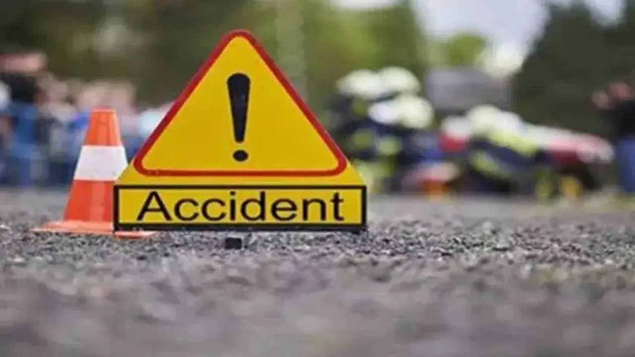 Tragic Incident : రెండు వేర్వేరు ప్రమాదాల్లో ఐదుగురు మృతి Tragic Incident : రెండు వేర్వేరు ప్రమాదాల్లో ఐదుగురు మృతి