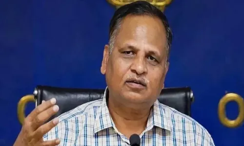 Bail Petition : మనీలాండరింగ్ కేసు.. సత్యేందర్ జైన్ బెయిల్ పిటిషన్ కొట్టివేత Bail Petition : మనీలాండరింగ్ కేసు.. సత్యేందర్ జైన్ బెయిల్ పిటిషన్ కొట్టివేత