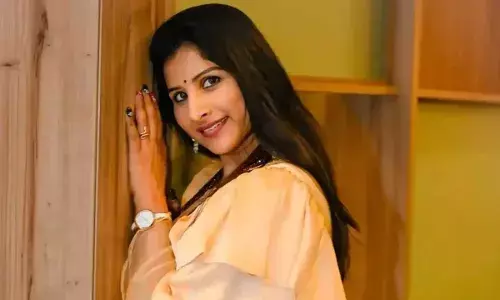 Singer Mangli : సింగర్ మంగ్లీకి తృటిలో తప్పిన ప్రమాదం Singer Mangli : సింగర్ మంగ్లీకి తృటిలో తప్పిన ప్రమాదం