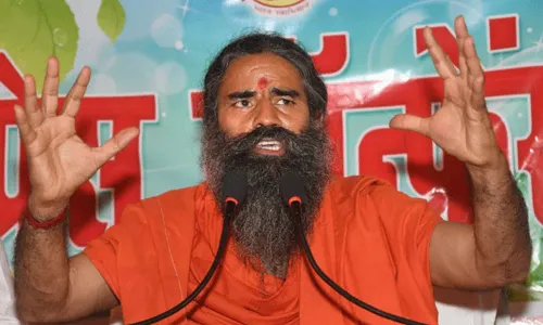 పతంజలి ప్రకటనలపై యోగా గురువుకు సుప్రీంకోర్టు సమన్లు పతంజలి ప్రకటనలపై యోగా గురువుకు సుప్రీంకోర్టు సమన్లు