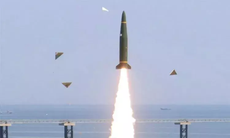 Ballistic Missiles: ఒకటి కాదు మూడు బాలిస్టిక్ మిస్సైళ్లను పరీక్షించిన ఉత్తర కొరియా Ballistic Missiles: ఒకటి కాదు మూడు బాలిస్టిక్ మిస్సైళ్లను పరీక్షించిన ఉత్తర కొరియా