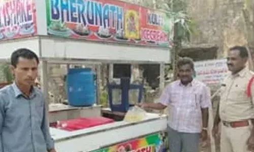 TS : వరంగల్లో ఐస్క్రీమ్లో వీర్యం కలిపి అమ్మకం.. వ్యక్తి అరెస్టు TS : వరంగల్లో ఐస్క్రీమ్లో వీర్యం కలిపి అమ్మకం.. వ్యక్తి అరెస్టు