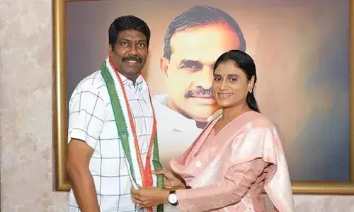 AP : కాంగ్రెస్లో చేరిన మాజీ ఎమ్మెల్యే పరిగెల AP : కాంగ్రెస్లో చేరిన మాజీ ఎమ్మెల్యే పరిగెల
