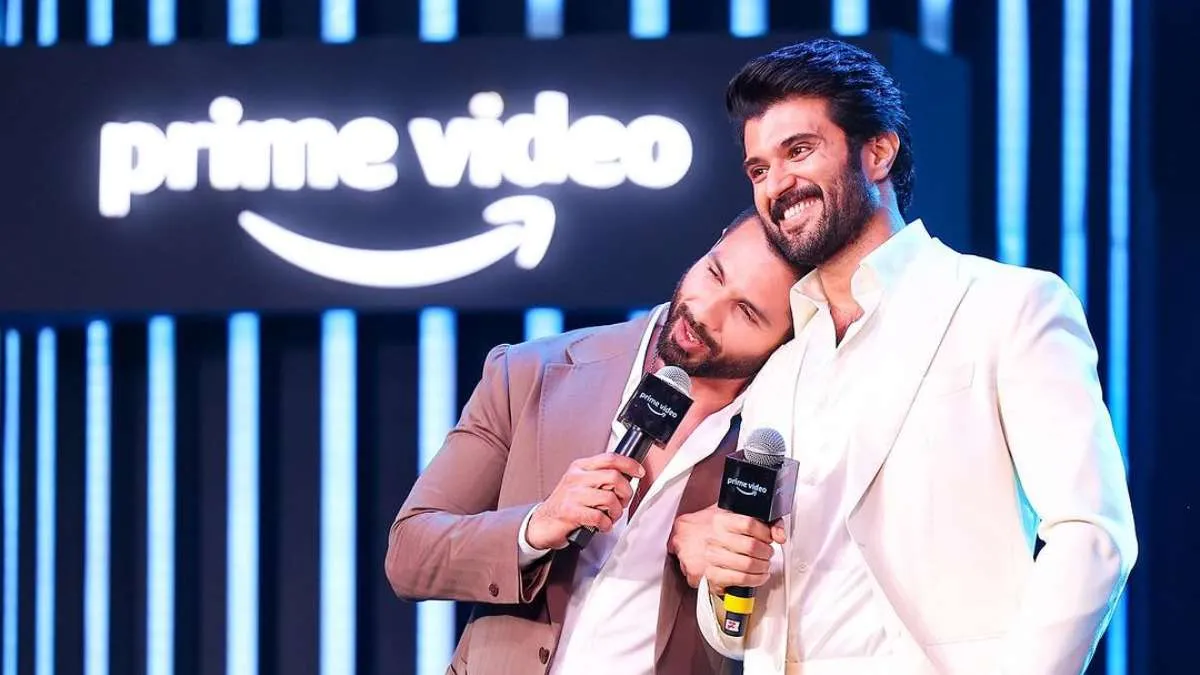 Jab We Met: ఒకే ఫ్రేమ్లో స్టార్ హీరోలు.. నెటిజన్లు ఖుషీ ఖుషీ Jab We Met: ఒకే ఫ్రేమ్లో స్టార్ హీరోలు.. నెటిజన్లు ఖుషీ ఖుషీ