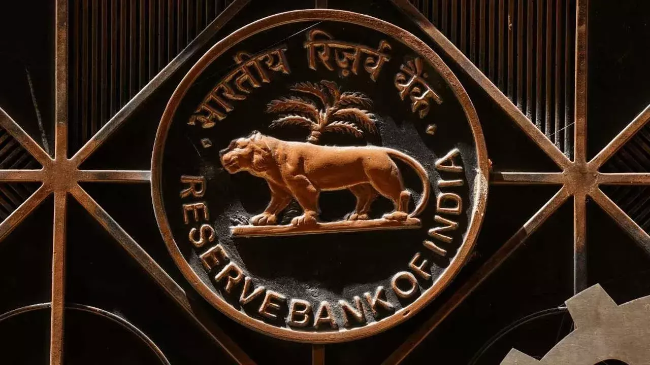 RBI : నెలాఖరు సండే బ్యాంకులు పనిచేస్తాయి.. ఆర్బీఐ కీలక ఆదేశాలు RBI : నెలాఖరు సండే బ్యాంకులు పనిచేస్తాయి.. ఆర్బీఐ కీలక ఆదేశాలు