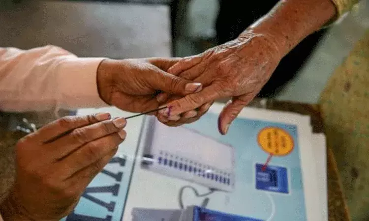 విదేశాల్లో నివసిస్తున్న NRIలు భారతదేశంలో ఓటర్లుగా నమోదు చేసుకునే ప్రక్రియ విదేశాల్లో నివసిస్తున్న NRIలు భారతదేశంలో ఓటర్లుగా నమోదు చేసుకునే ప్రక్రియ