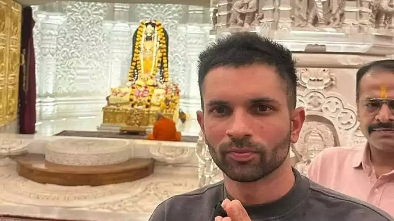 Keshav Maharaj : అయోధ్యలోని రామమందిరాన్ని సందర్శించిన కేశవ్ మహారాజ్