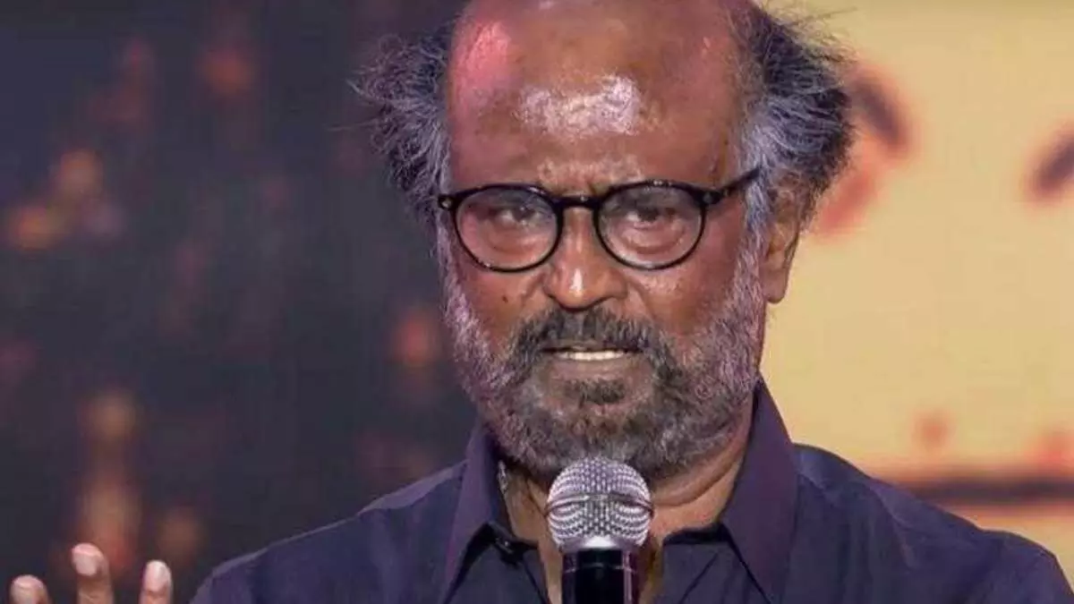 Viral Video : ఊపిరి పీల్చుకోవడానికి కూడా భయపడుతున్నా : రజనీకాంత్ Viral Video : ఊపిరి పీల్చుకోవడానికి కూడా భయపడుతున్నా : రజనీకాంత్
