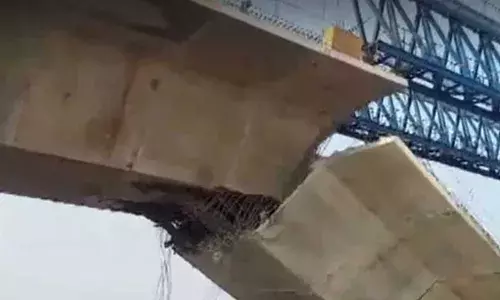 Fatal Accident : నిర్మాణంలో ఉన్న వంతెన కూలి ఒకరు మృతి