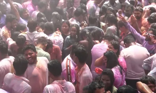 HOLI: ఉత్సాహంగా హోలీ సంబరాలు HOLI: ఉత్సాహంగా హోలీ సంబరాలు