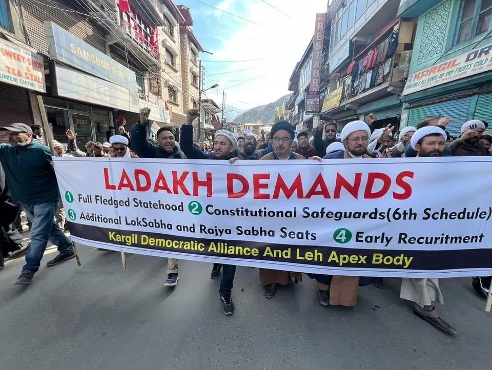 Statehood for Ladakh: లడఖ్కు రాష్ట్ర హోదా కోసం నిరాహార దీక్ష Statehood for Ladakh: లడఖ్కు రాష్ట్ర హోదా కోసం నిరాహార దీక్ష