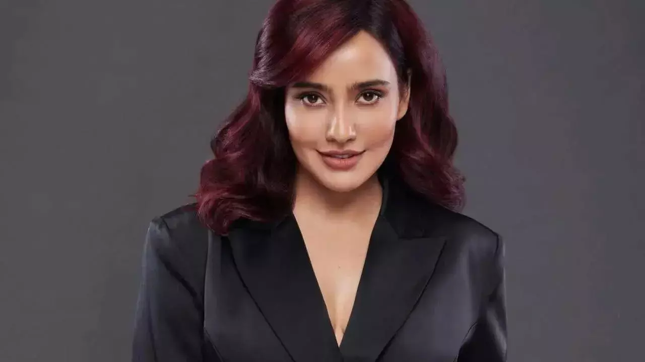 Neha Sharma : పాలిటిక్స్ లోకి చిరుత హీరోయిన్ Neha Sharma : పాలిటిక్స్ లోకి చిరుత హీరోయిన్