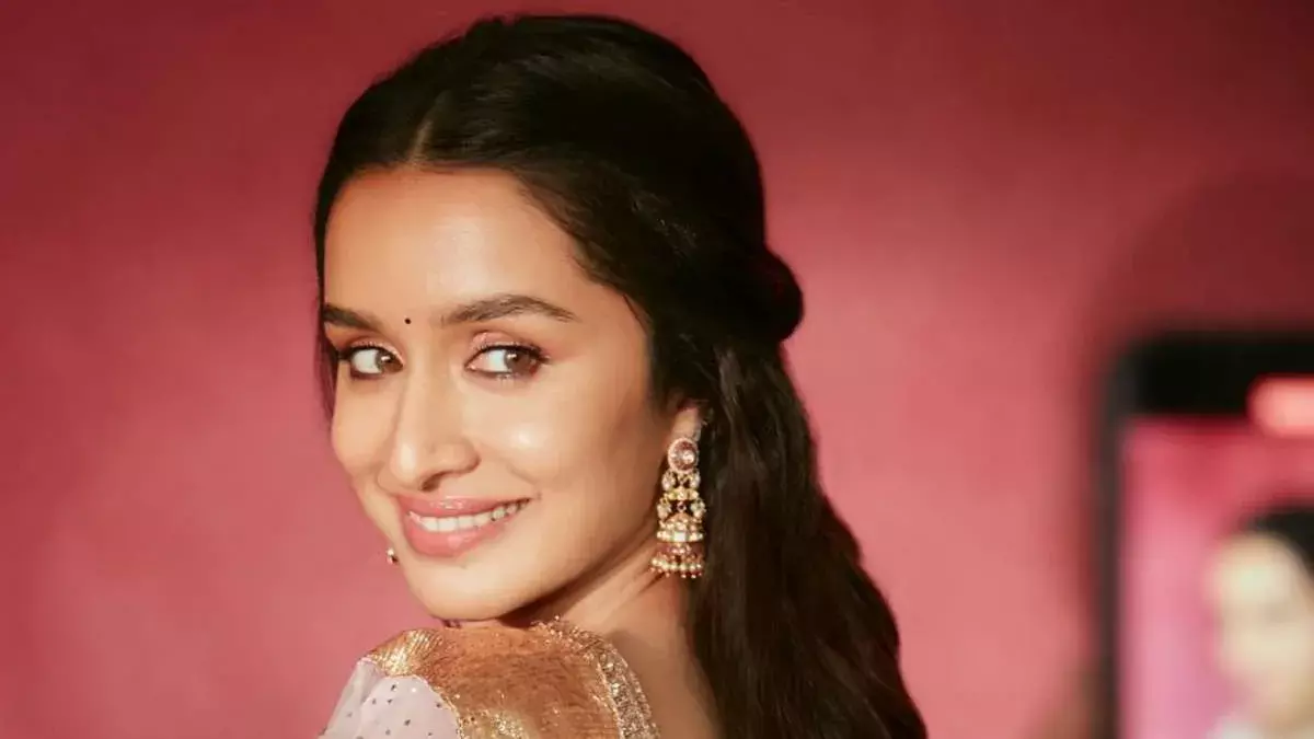 Shraddha Kapoor : హోలీ పేరుతో కుక్కలపై హింస.. చర్యలు తీసుకోవాలన్న ప్రముఖ నటి Shraddha Kapoor : హోలీ పేరుతో కుక్కలపై హింస.. చర్యలు తీసుకోవాలన్న ప్రముఖ నటి