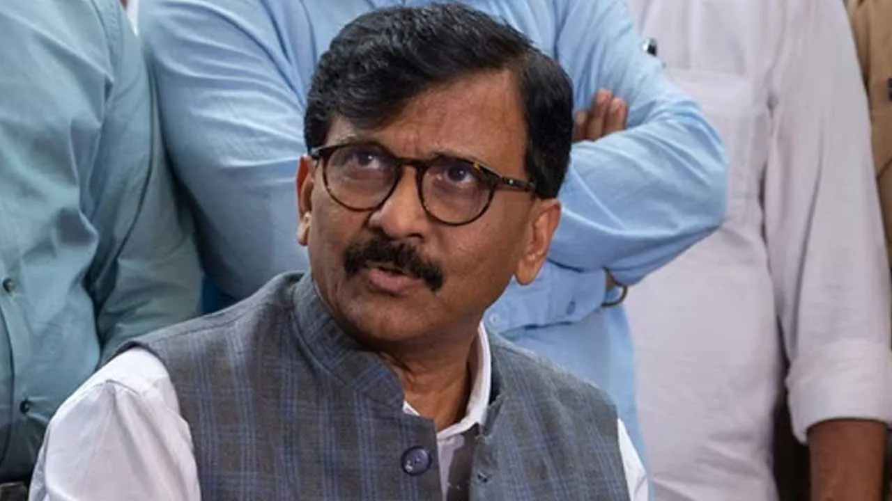 Delhi : కేజ్రీవాల్ అంటే  మోదీకి భయం :  సంజయ్ రౌత్ Delhi : కేజ్రీవాల్ అంటే  మోదీకి భయం :  సంజయ్ రౌత్