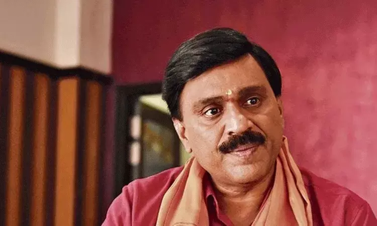 జాతి ప్రయోజనాల దృష్ట్యానే నా పార్టీని బీజేపీలో కలిపాను: గనుల వ్యాపారి గాలి జనార్ధన రెడ్డి జాతి ప్రయోజనాల దృష్ట్యానే నా పార్టీని బీజేపీలో కలిపాను: గనుల వ్యాపారి గాలి జనార్ధన రెడ్డి