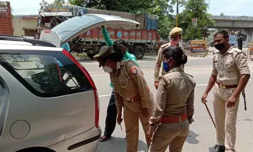 Wedding Convoy : ఇదెక్కడి తనిఖీరా మావ.. పెళ్లి బృందం వాహనంలో సారె సీజ్ Wedding Convoy : ఇదెక్కడి తనిఖీరా మావ.. పెళ్లి బృందం వాహనంలో సారె సీజ్