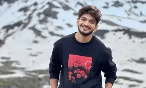 Munawar Farooqui : పోలీసుల అదుపులో మునావర్ ఫరూఖీ Munawar Farooqui : పోలీసుల అదుపులో మునావర్ ఫరూఖీ