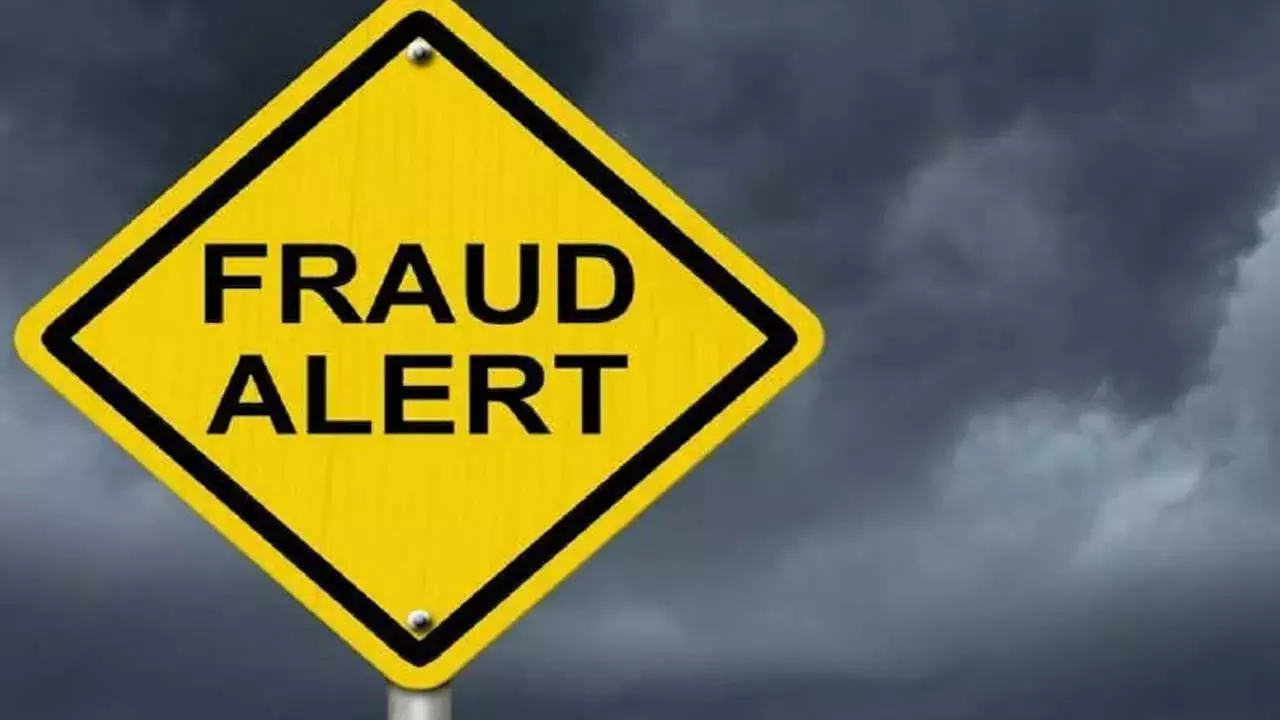 Bank Accounts Alert : బ్యాంక్ అకౌంట్లపై అలర్ట్ గా ఉండాలన్న సజ్జనార్ Bank Accounts Alert : బ్యాంక్ అకౌంట్లపై అలర్ట్ గా ఉండాలన్న సజ్జనార్