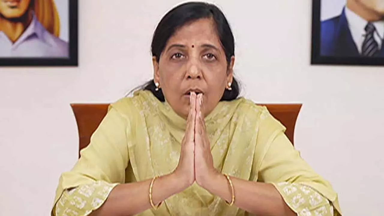 Kejriwal : కేజ్రీవాల్ కోసం భార్య సపోర్ట్ క్యాంపెయిన్ Kejriwal : కేజ్రీవాల్ కోసం భార్య సపోర్ట్ క్యాంపెయిన్