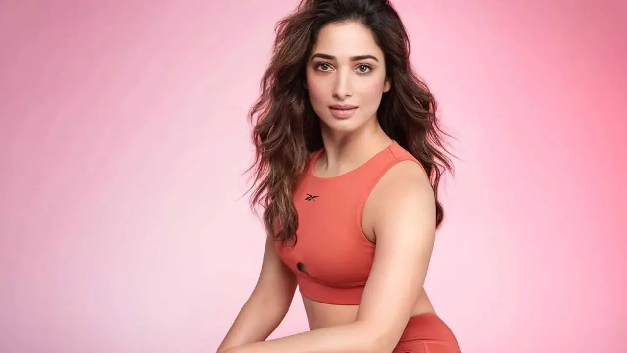 Tamannah : మిల్కీ బ్యూటీ పేరు మార్చిన క్రేజీ హీరో Tamannah : మిల్కీ బ్యూటీ పేరు మార్చిన క్రేజీ హీరో