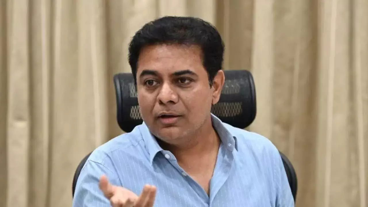 TS : ఒక్కొక్కరుగా జంప్.. కేటీఆర్లో వైరాగ్యం TS : ఒక్కొక్కరుగా జంప్.. కేటీఆర్లో వైరాగ్యం