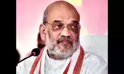 Amit Shah : అమిత్ షా కాన్వాయ్పైకి వేగంగా దూసుకొచ్చిన కారు Amit Shah : అమిత్ షా కాన్వాయ్పైకి వేగంగా దూసుకొచ్చిన కారు