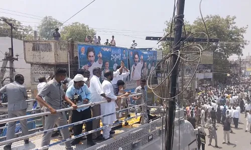 YCP: జగన్ సభలకు స్పందన కరువు YCP: జగన్ సభలకు స్పందన కరువు
