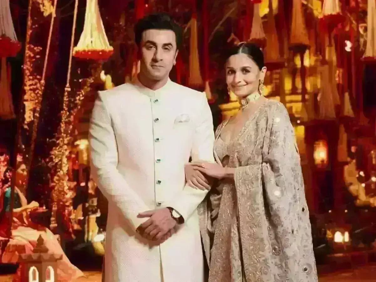 Ranbir, Alia’s new bungalow: ఈ బాలీవుడ్ కపుల్ మోస్ట్ ఎక్స్ పెన్సివ్ బంగ్లా ఖరీదెంతంటే.. Ranbir, Alia’s new bungalow: ఈ బాలీవుడ్ కపుల్ మోస్ట్ ఎక్స్ పెన్సివ్ బంగ్లా ఖరీదెంతంటే..