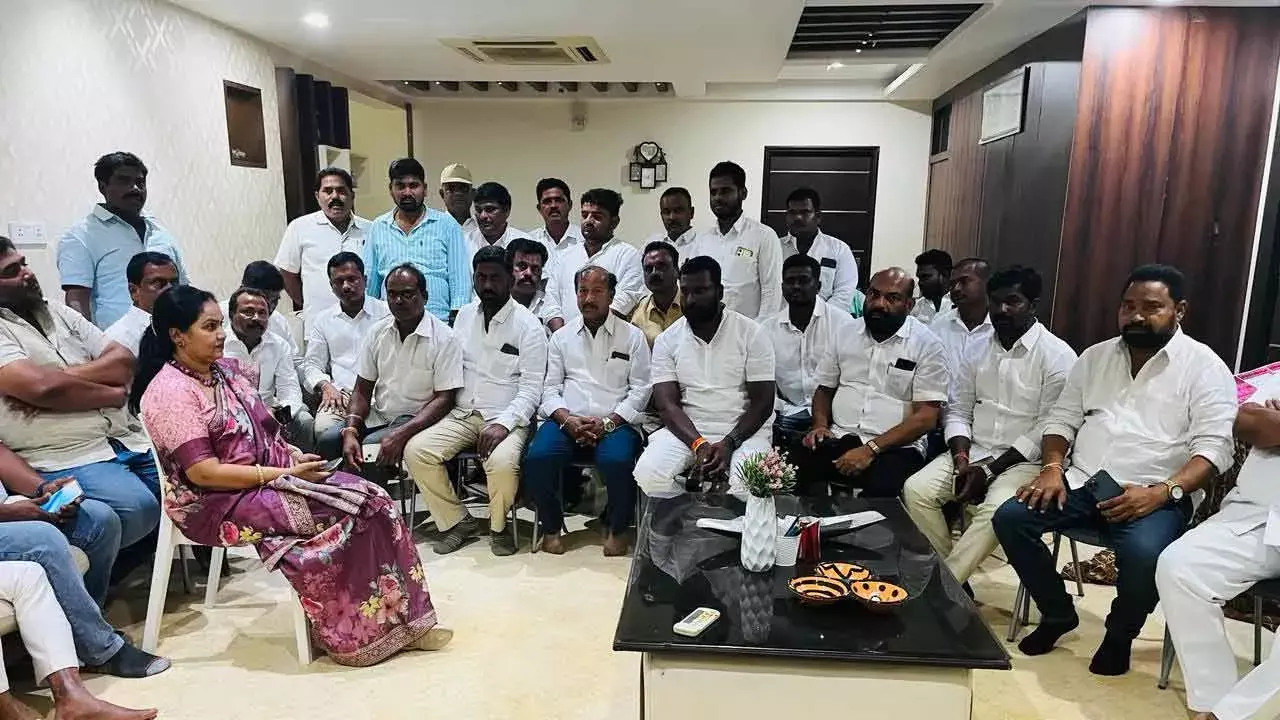 TS : కడియం శ్రీహరికి భారీ షాక్